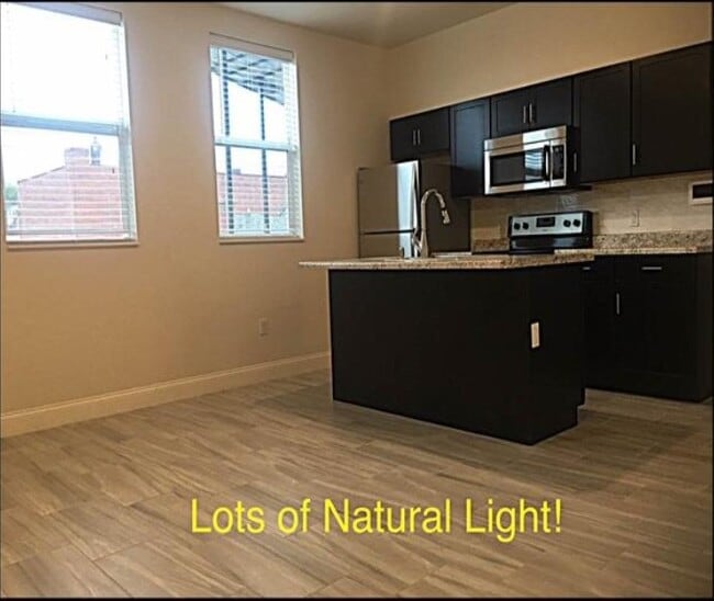 Building Photo - 1107 4th Ave