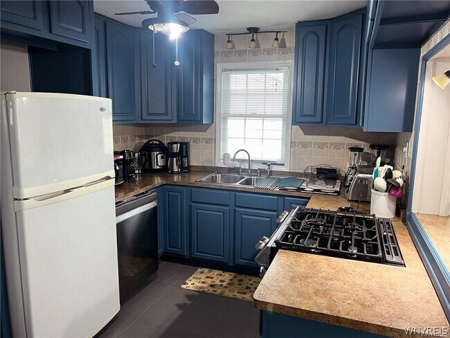 Building Photo - 243 Orchard Dr
