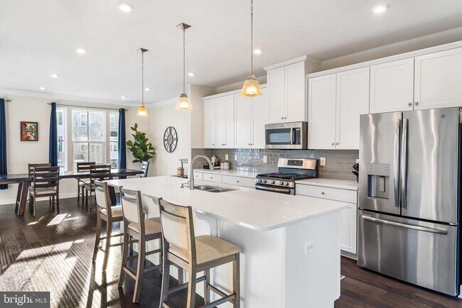 Building Photo - 131 Burkwood Ter