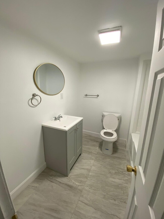 Building Photo - Bright & Inviting 3-Bedroom Home