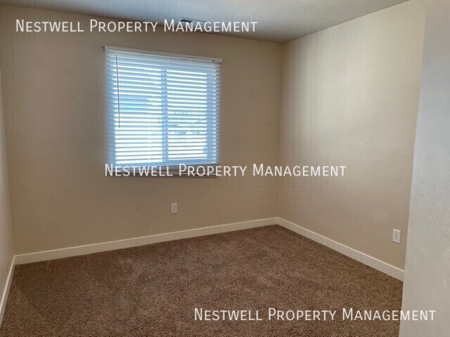 Building Photo - 284 N 725 E