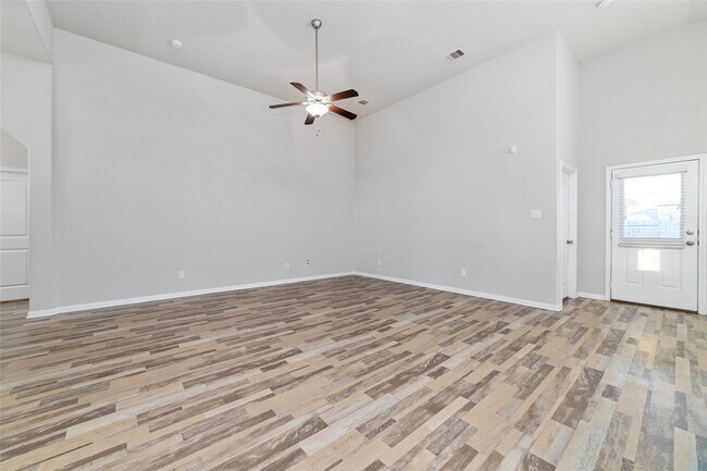 Building Photo - 5138 Royal Jasmine Pl