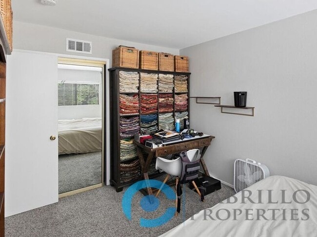 Building Photo - 3431 Fairlomas Rd