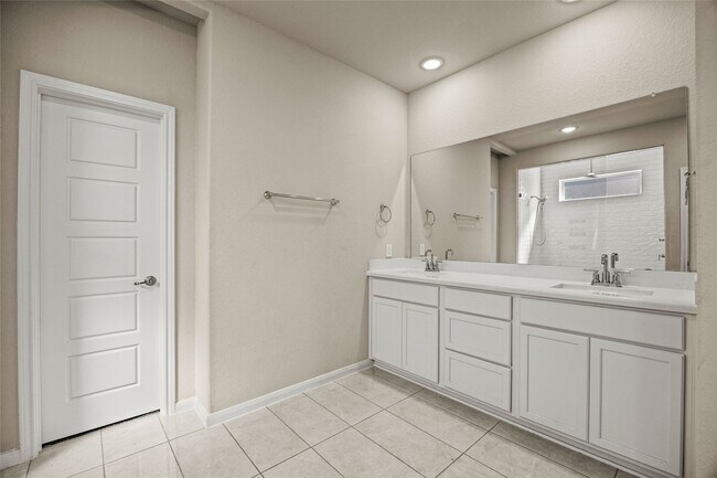 Building Photo - 15910 Jordan Mdw Wy