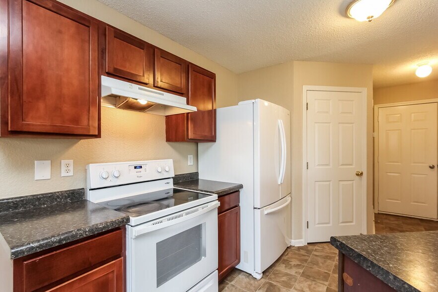 Building Photo - 1240 Cutler Ln