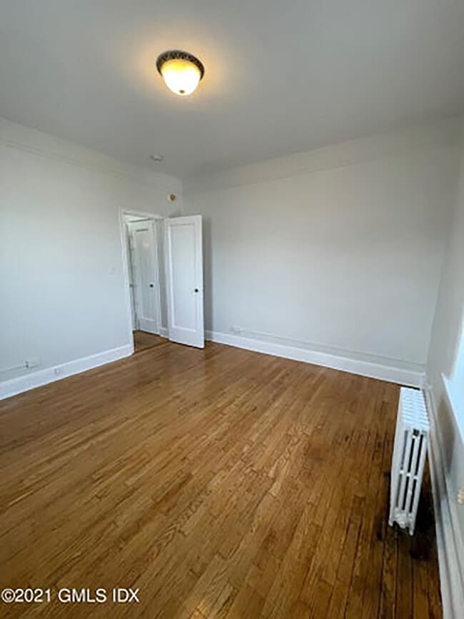 Building Photo - 271 Greenwich Ave