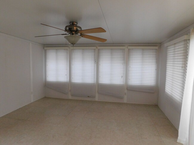 Building Photo - Spacious One Story 3-bedroom, 2-bathroom H...