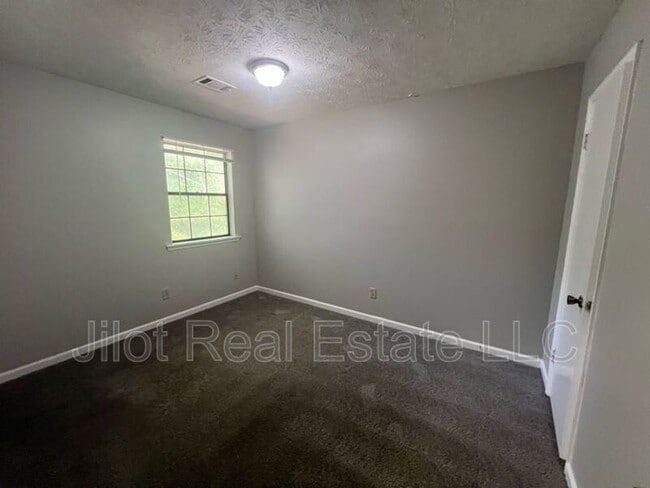 Building Photo - 803 Heritage Oaks Dr