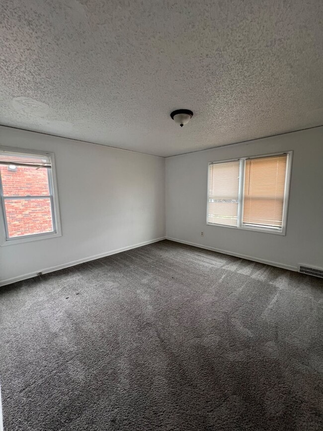 Building Photo - 11467 Laing St