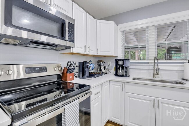 Building Photo - 607 Dyches Dr