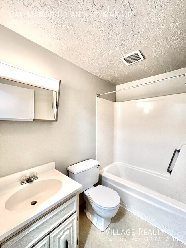 Building Photo - 230 Oak Manor Dr