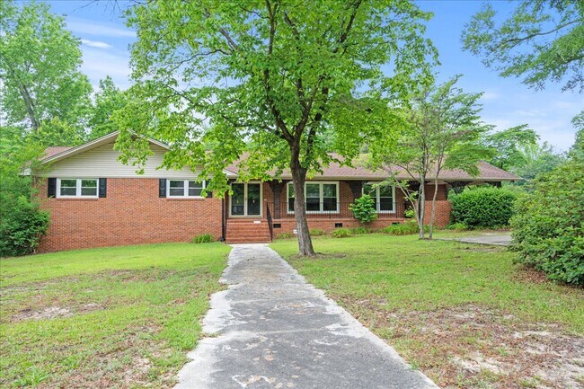 Building Photo - 511 Arbor Dr