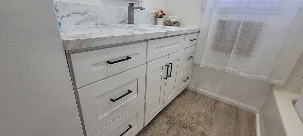 Building Photo - 16911 Glenetta Way