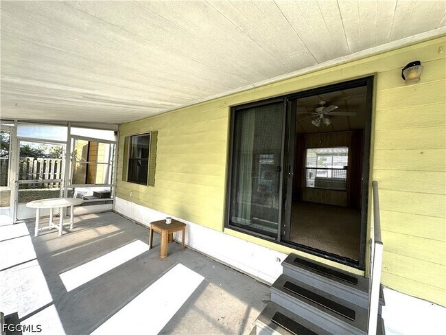 Building Photo - 280 Flame Ln