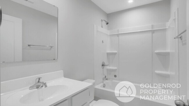 Building Photo - 333 Elwin Ln
