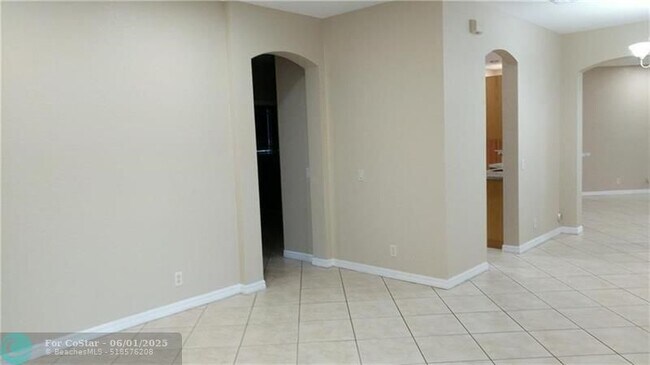 Building Photo - 685 Conservation Dr