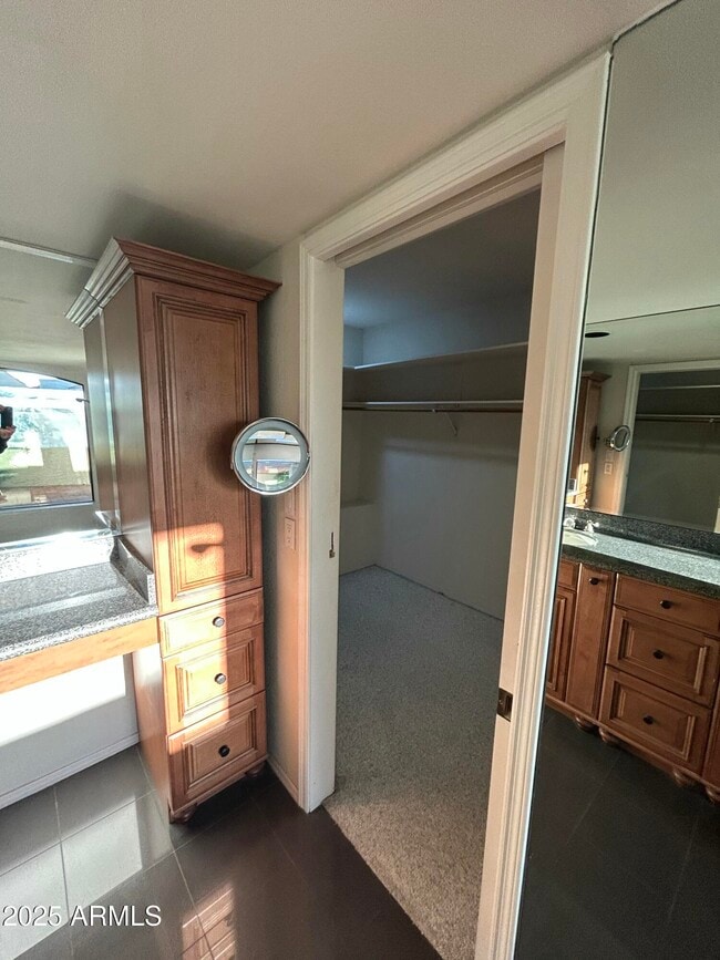 Building Photo - 5736 N 25th St