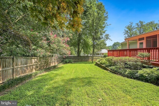 Building Photo - 12027 Devilwood Dr