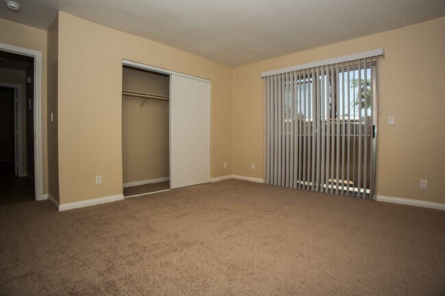 Building Photo - 1810 N Decatur Blvd