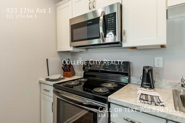 Building Photo - 923 17th Ave E