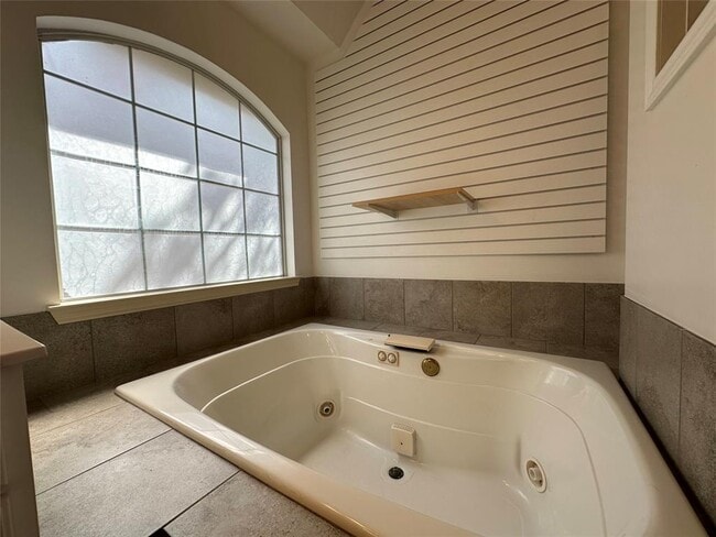 Building Photo - 10902 Grassmere Ct