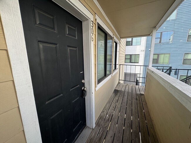 Building Photo - 2510 San Gabriel St