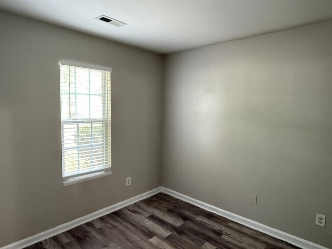 Building Photo - 6617 Cedar Cliff Dr