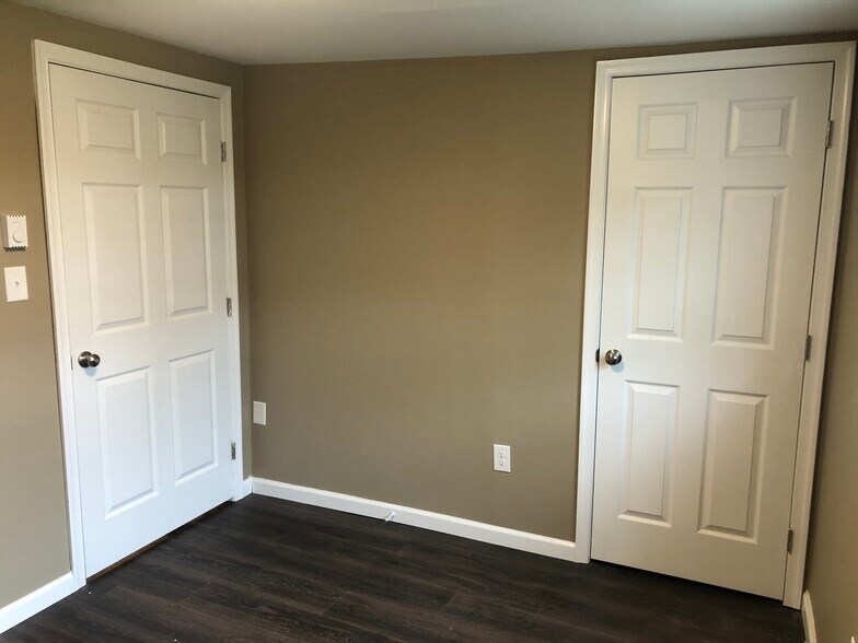 Building Photo - 355 S Hokendauqua Dr