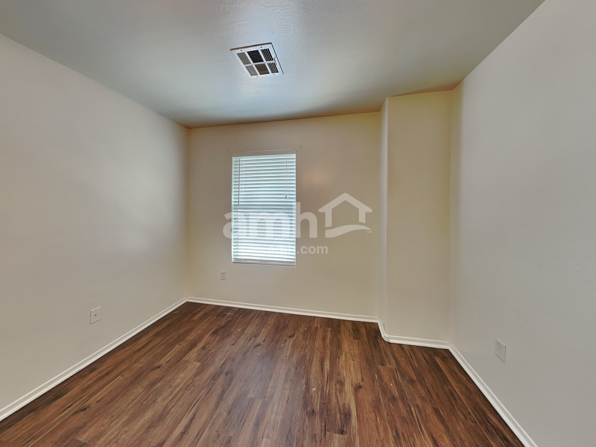 Building Photo - 4242 E Baylor Ln