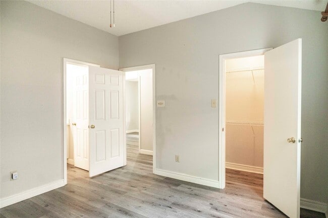 Building Photo - 17003 Enchanted Cir W