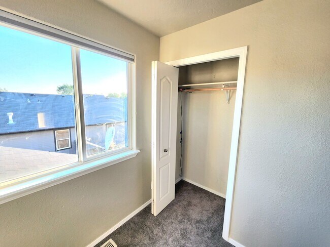 Building Photo - Move In Special- $500.00