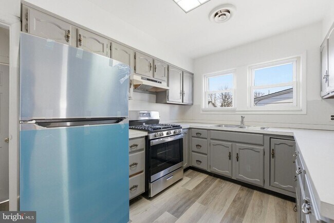 Building Photo - 140 Maddock Ave