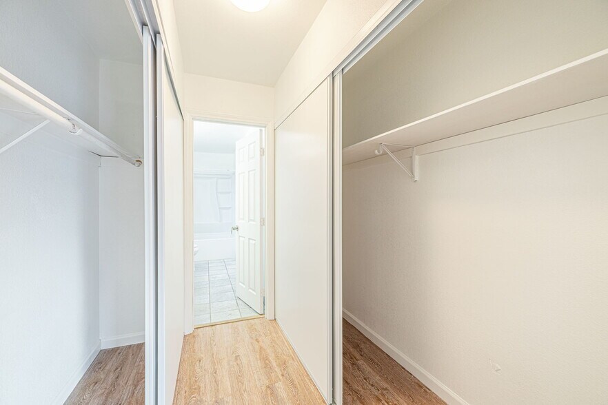 Building Photo - 38659 Angele Trumpet Ct