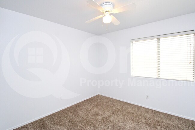 Building Photo - 661 W Horseshoe Ave