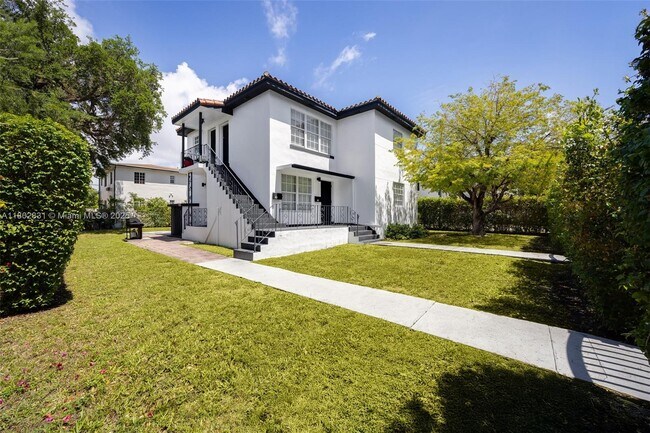 Building Photo - 953 SW 11th St