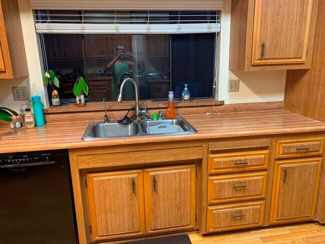 Building Photo - **Senior Community 55+ and Older** Large Home with Views!