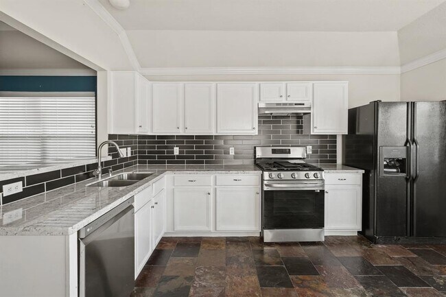 Building Photo - 5823 Creektrace Ln