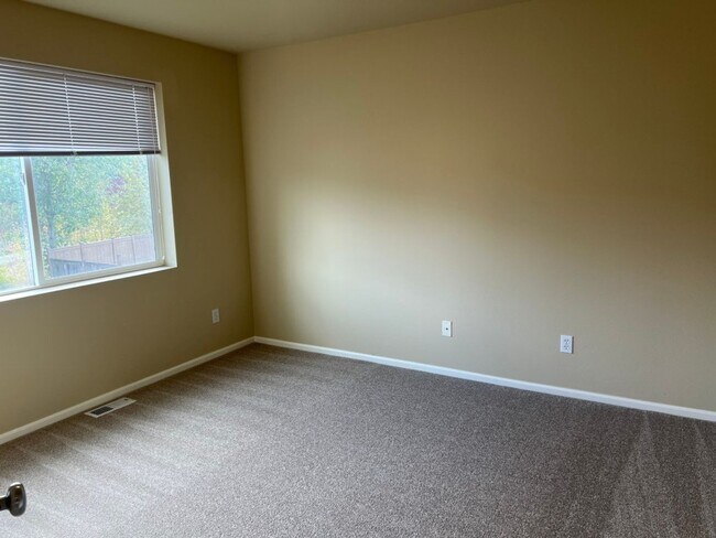 Building Photo - 3bd/2.5ba Snoqualmie Home