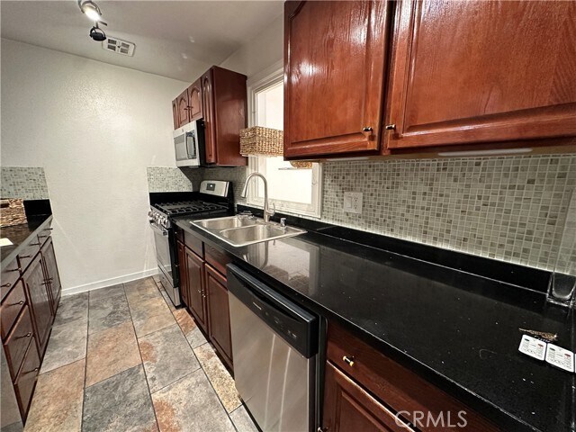 Building Photo - 1222 N Olive Dr