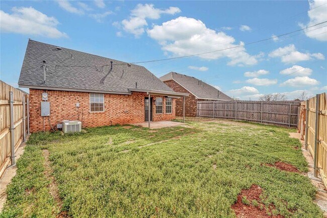 Building Photo - 2805 Shiloh Ln