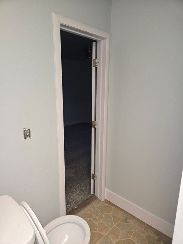 Building Photo - 534 College St