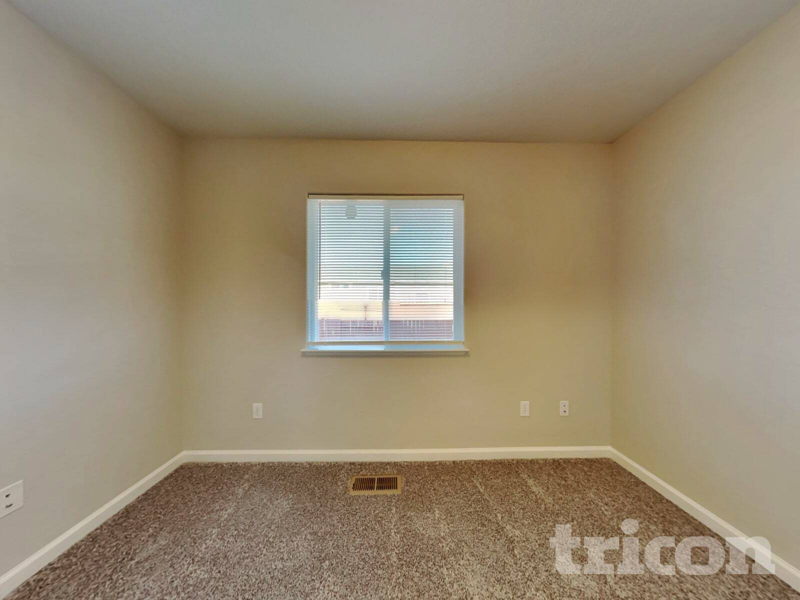 Building Photo - 17700 Smoketree Ct