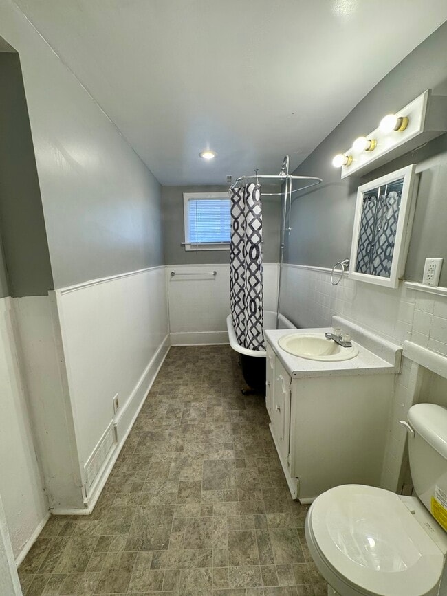 Building Photo - 3032 Indian Rd