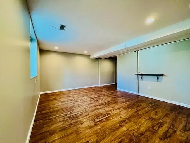 Building Photo - 8710 Cherry Ln Ct