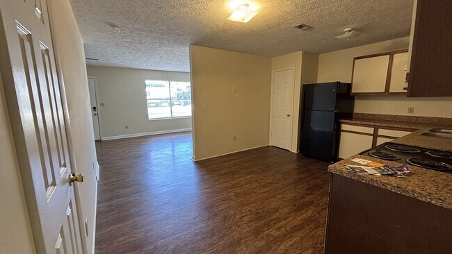 Building Photo - 133 Clover Valley Cir