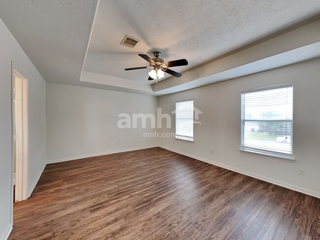 Building Photo - 9116 Dolphin Cir