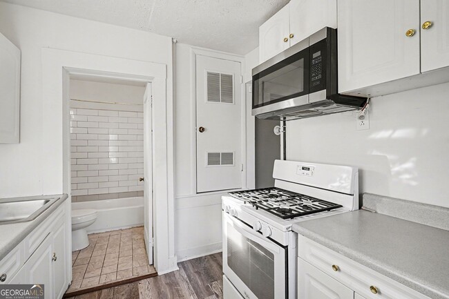 Building Photo - 504 Calhoun St NW