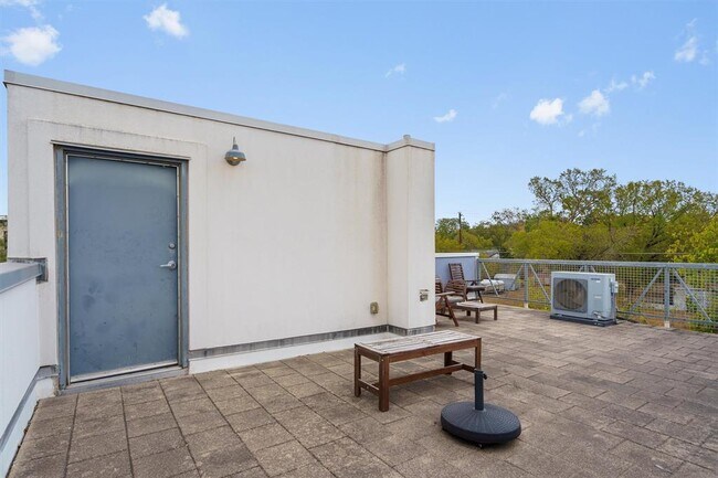 Building Photo - 4801 S Congress Ave