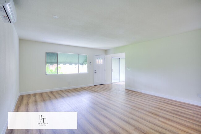 Building Photo - Fully Upgraded Spacious 2-Bedroom Unit in Prime Arcadia Location