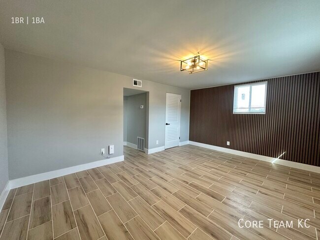 Building Photo - 2320 W 47th Ave